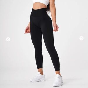[NVGTN] Black Solid Seamless Leggings